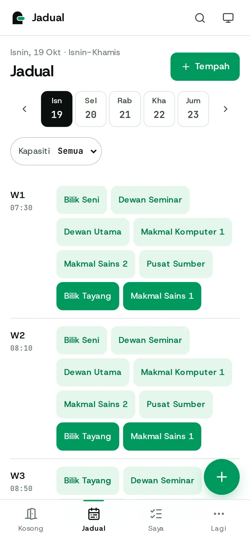 Skrin Jadual e-Tempah di telefon untuk Isnin 19: setiap waktu W1, W2 dan W3 menyenaraikan bilik kosong dalam hijau muda dan tempahan anda dalam hijau penuh.